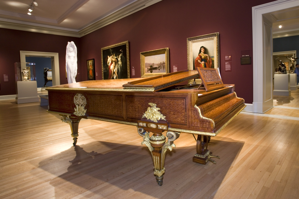 Grand Piano in Gallery