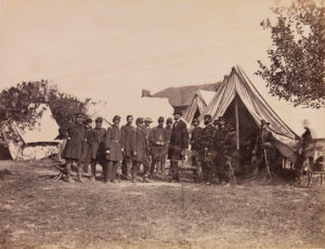 Alexander Gardner, President Lincoln on Battle-field